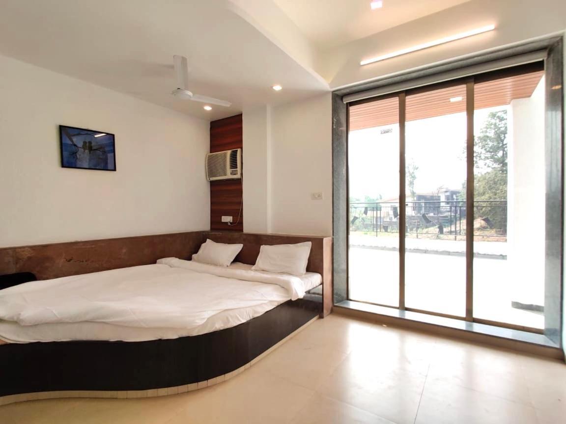 Karma - By Pine Villas Lonavala Luaran gambar